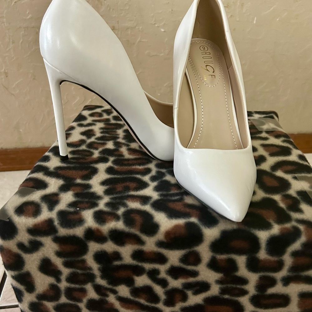 Rogue Heels/Pumps Condition 01